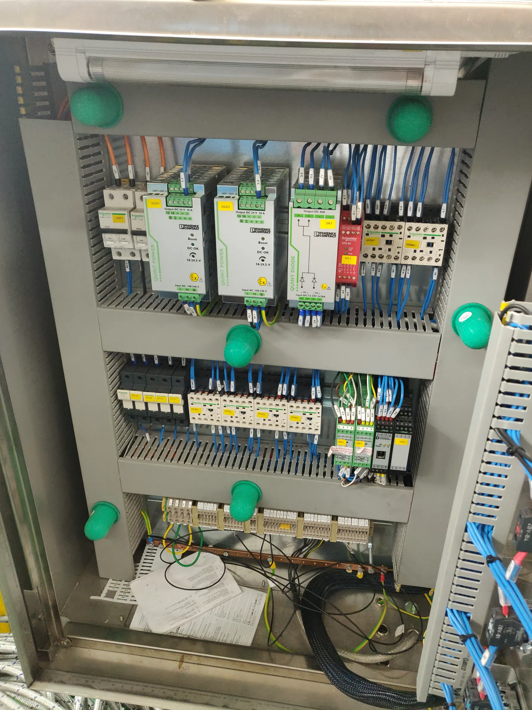 VCI emitters fitted inside an electrical control cabinet